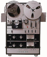 AKAI M-9